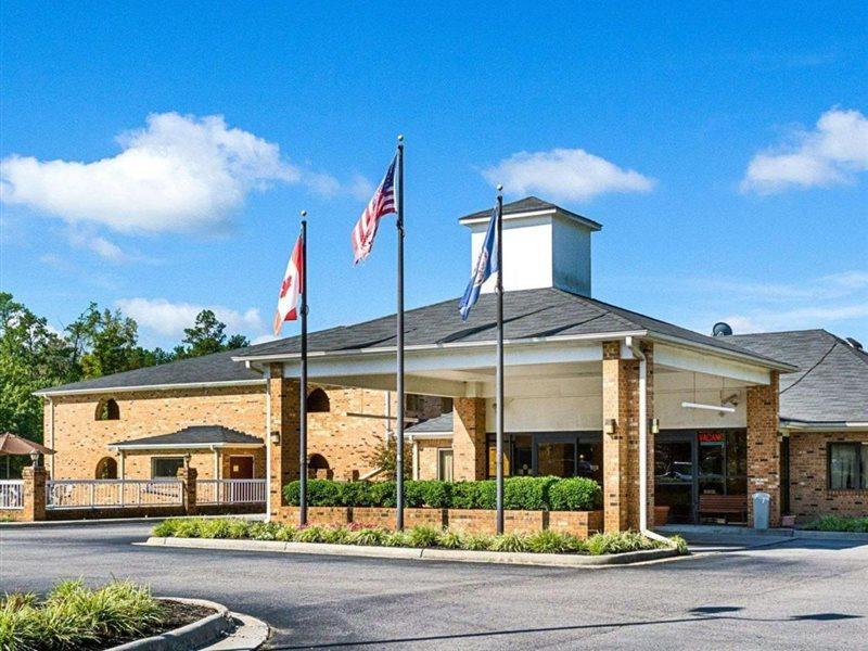 Quality Inn Petersburg Near Fort Gregg-Adams Exterior photo