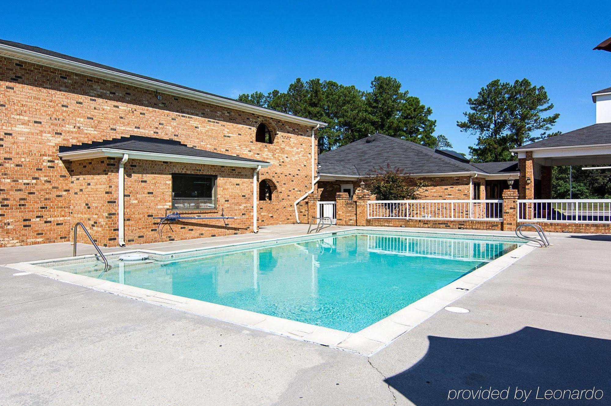 Quality Inn Petersburg Near Fort Gregg-Adams Exterior photo